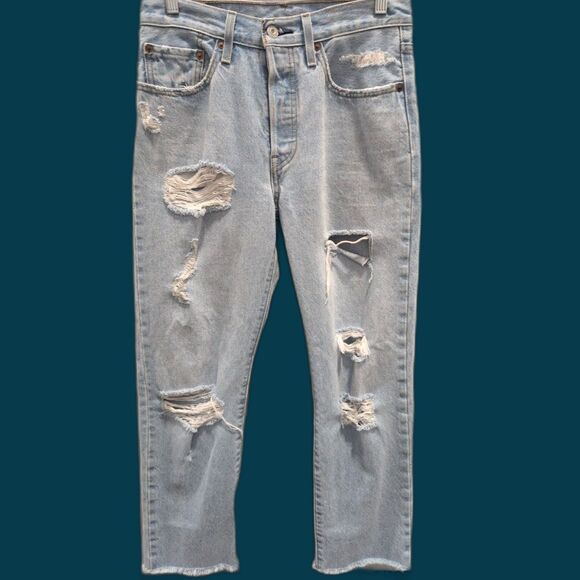 Levi's 501 Women's Original Cropped & Distressed Jeans - Size 26x26" - Picture 2 of 4